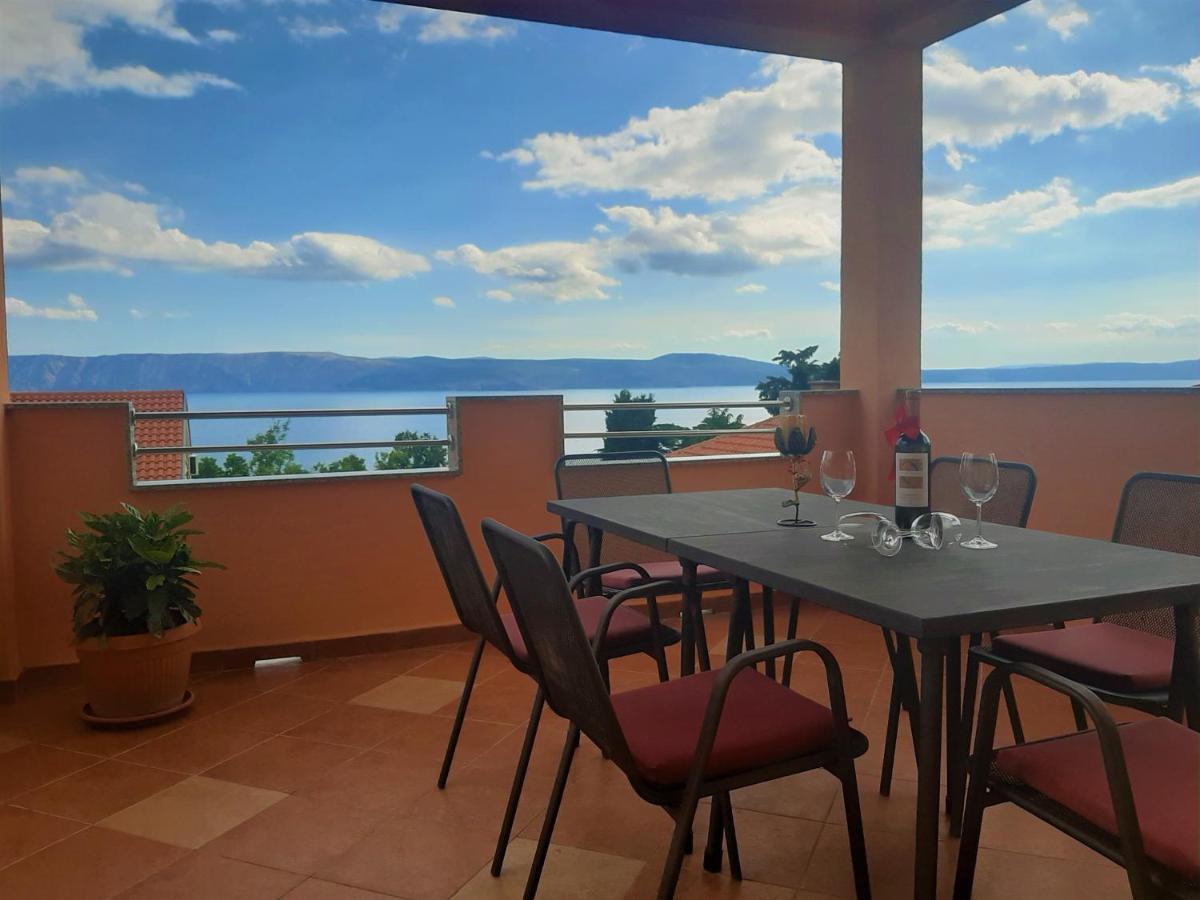 Cozy Apartments With Sea View โนวีวีโนดอลสกี ภายนอก รูปภาพ
